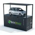 Container podium pour la sortie d'une nouvelle voiture.