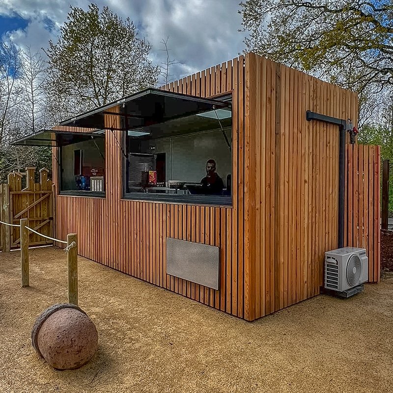 Bungalow modulaire dans un parc d'attraction